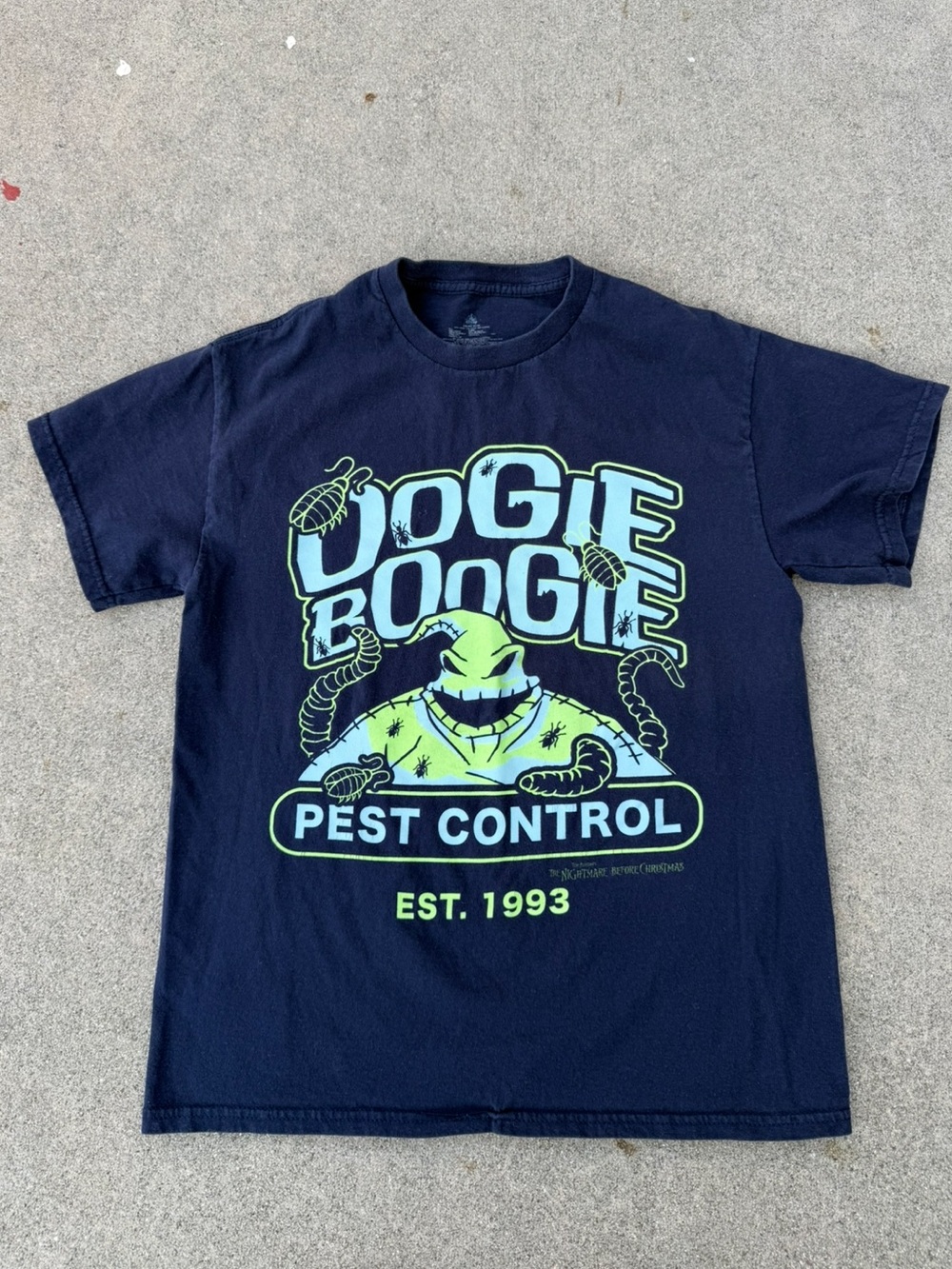 Disney Parks OOGIE BOOGIE Shirt GLOW IN DARK Halloween Sz medium